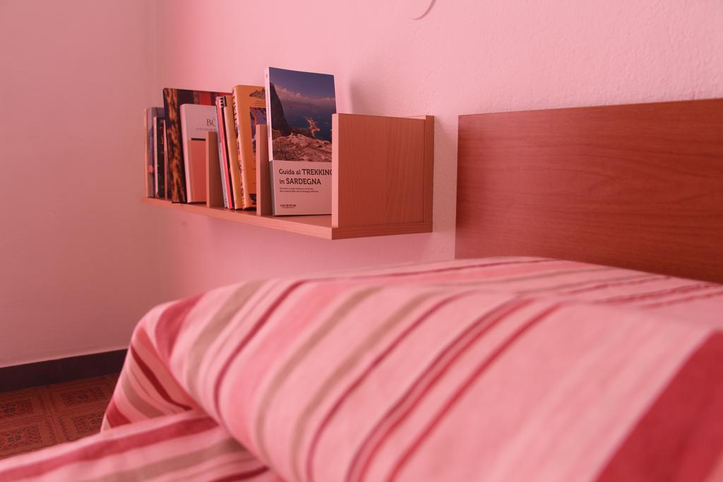 Gottardo Bed & Breakfast Monserrato Ngoại thất bức ảnh